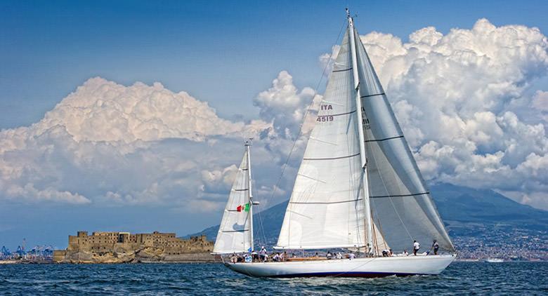 2016 vintage sails in Naples