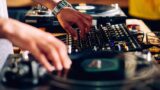 Feltrinelli a Napoli compie 15 anni: festa con dj Cerchietto e Vecchioni fino a mezzanotte