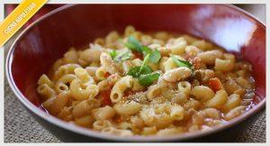 レシピのパスタと豆の夏| ナポリスタイルの料理