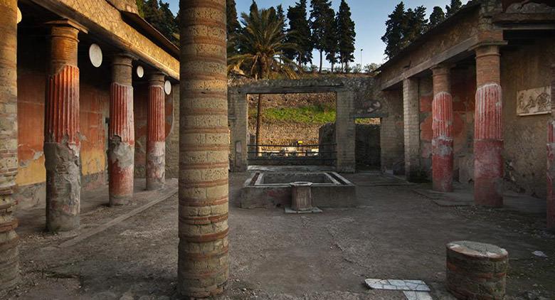 Visitas y espectáculos nocturnos en las excavaciones de Herculano