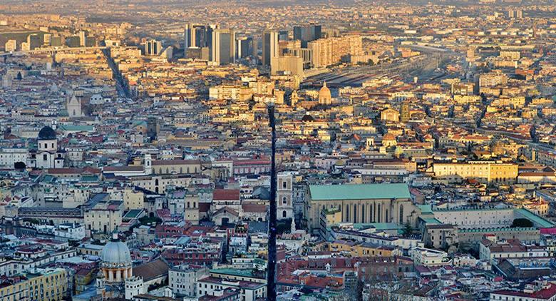 Visita guiada de caridade no centro de Nápoles