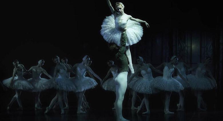 Lago dos Cisnes e Il Corsaro no Teatro San Carlo