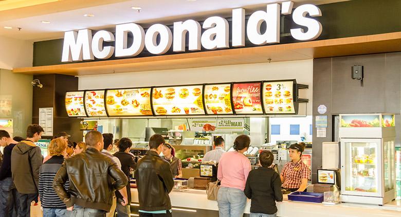 Nuevo Mc Donald's en Naples en la Galleria Umberto I