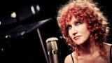 Fiorella Mannoia alla Feltrinelli di Napoli presenta il suo nuovo album