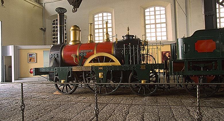 Visita guidata serale in costume al Museo Ferroviario di Pietrarsa