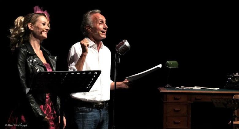 Marco Travaglio y Giorgia Salari en el Teatro Bellini de Nápoles con Slurp