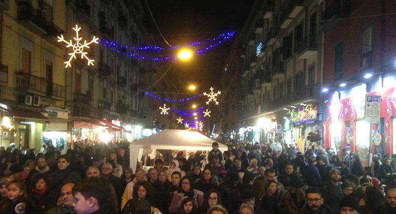 Noites brancas na via Nazionale e Nápoles para o Natal 2016