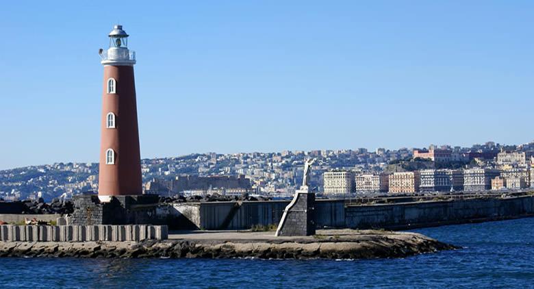 Año nuevo 2017 en el muelle de San Vincenzo en Nápoles