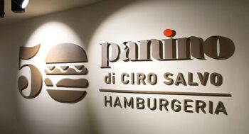 Abertura de 50 Panino Hamburgeria por Cirò Kalò em Nápoles