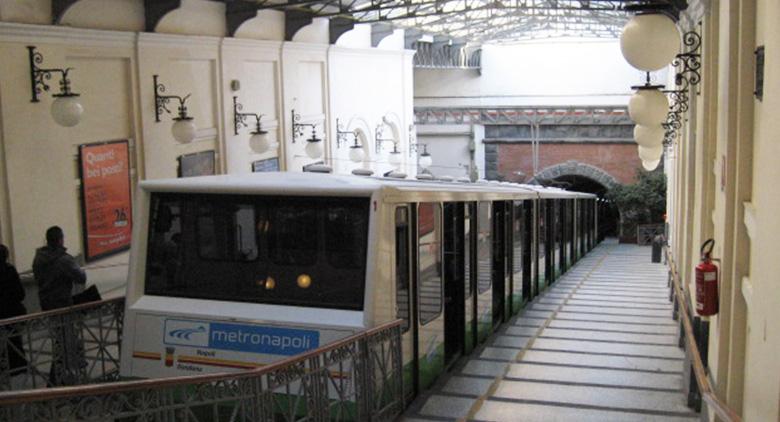 Die Naples Central Funicular öffnet im Juli in 2017 wieder