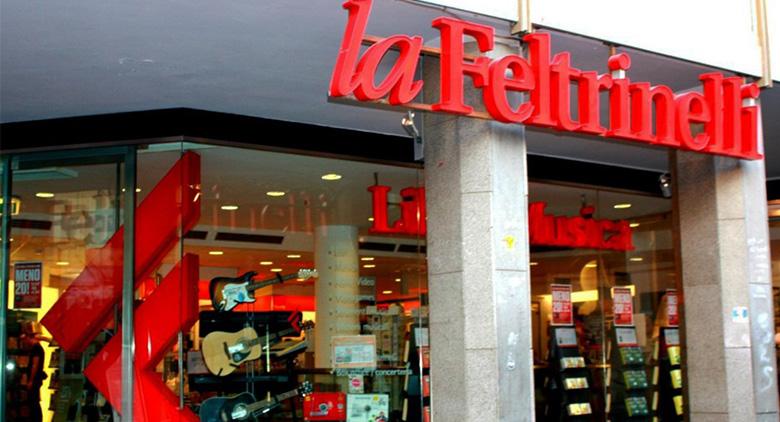 Historias de héroes griegos en el Feltrinelli en Nápoles