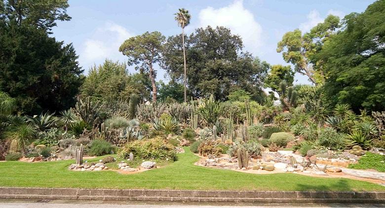 Ein Weg für Blinde zum botanischen Garten von Neapel