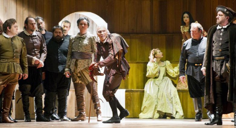 rigoletto avec flash mob sur la place du théâtre San Carlo à Naples