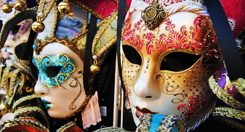 Karneval 2017 in Bagnoli mit Parade und Spielen