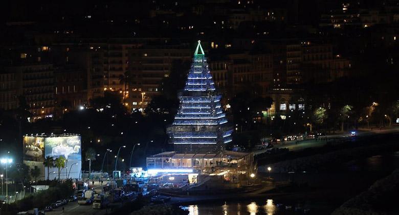 Exhibition of Roxy in the Box and classical music on N'Albero in Naples