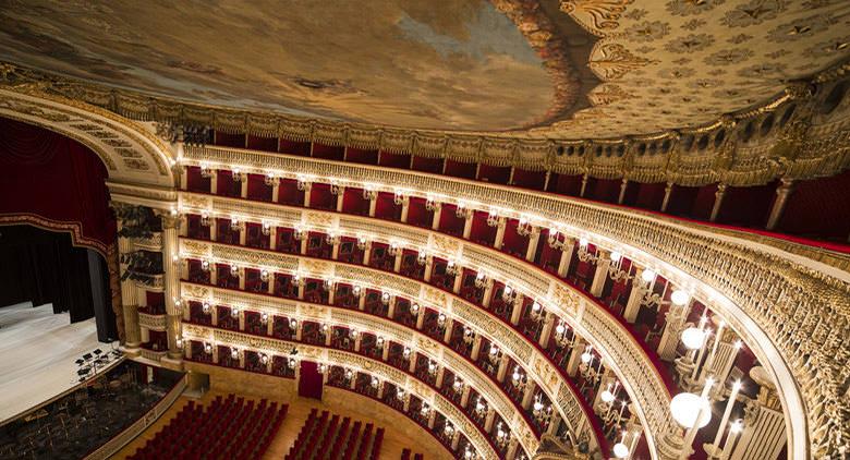 Serenate d'amore al Teatro San Carlo di Napoli per San Valentino 2017