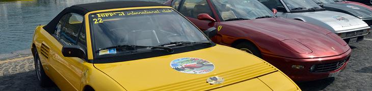 Voiture historique et rassemblement Ferrari à Bacoli