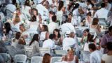 Cena in bianco al Bagno Elena di Napoli: tutti in abiti bianchi nel lido di Posillipo