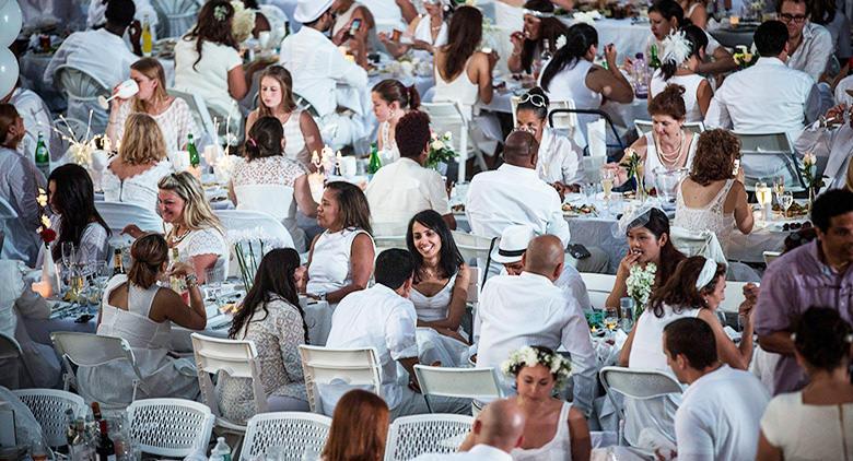 Dîner en blanc à Bagno Elena à Naples