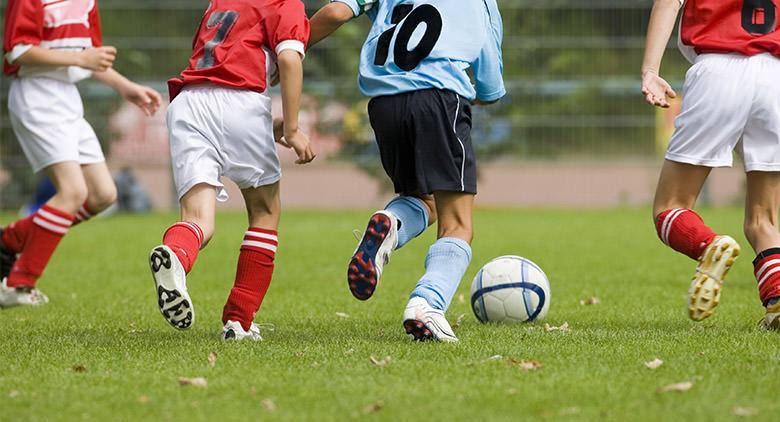 Fußball und Spiele auf der Agnano Rennbahn für den 2017 Vatertag