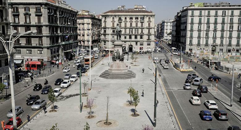 Praça Garibaldi em Nápoles