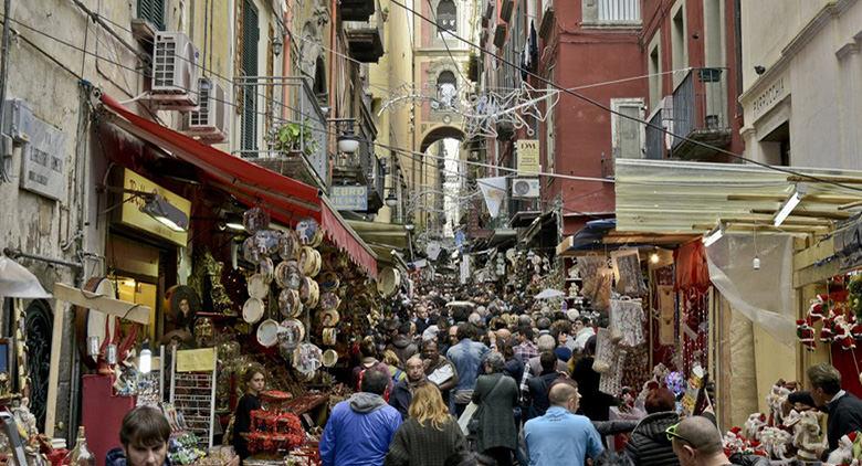 A Pasqua e Pasquetta 2017 a Napoli, record di turisti nei musei
