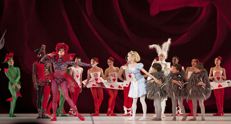 Im San Carlo Theater in Neapel wird das Ballett Alice im Wunderland aufgeführt