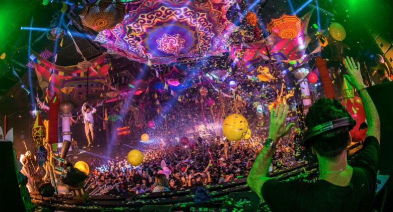 1 maggio 2017 all'arenile di bagnoli con elrow bollywood party