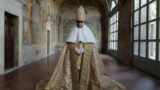 The Young Pope al Palazzo Reale di Napoli: in mostra le foto della serie