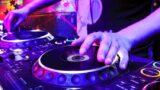 1 Hour en Santa Maria a Vico, cada hora una fiesta diferente con DJ sets