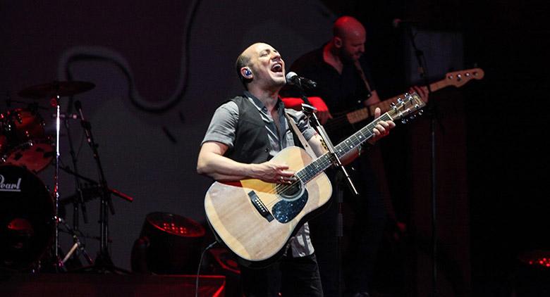 Foja en concert à la Mostra d'Oltremare à Naples pour le Newroz Festival 2017