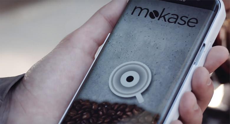 ナポリ企業のMokaseは、コーヒーを作るスマートフォンのカバーです