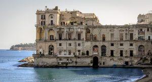 Außergewöhnliche Führung durch den Palazzo Donn'Anna in Neapel