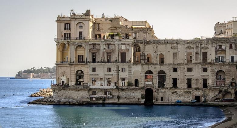 Visite guidée extraordinaire du Palazzo Donn'Anna à Posillipo