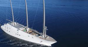 Nel Golfo di Napoli arriva lo yacht a vela più grande del mondo
