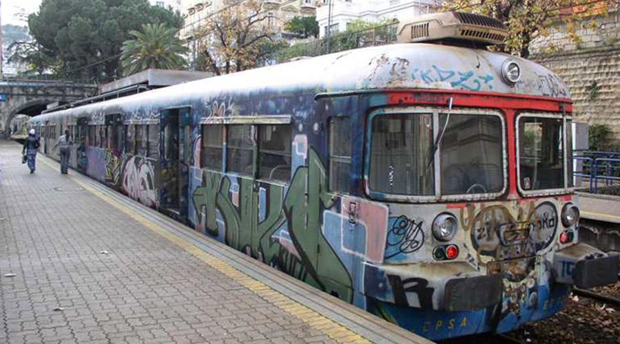 Treno della Cumana a Napoli