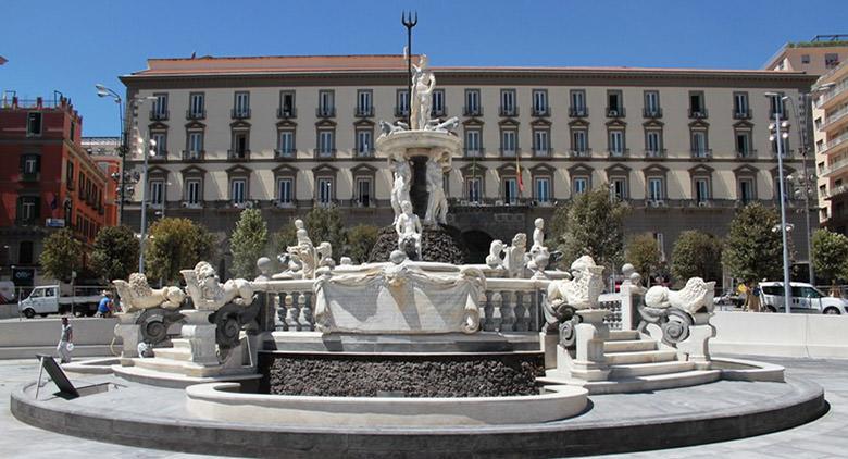 Piazza Municipio in Naples, temporary traffic device