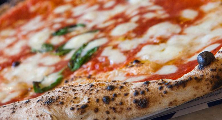 PIzza di Sorbillo, il pizzaiolo apre a Milano una nuova sede