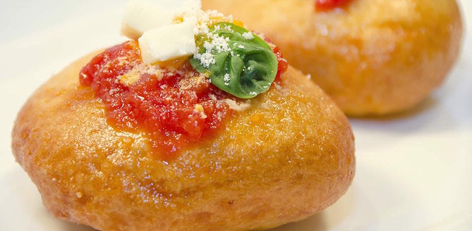 Nonna Titti Rosticceria в Неаполе Nonna Titti Rosticceria в Неаполе