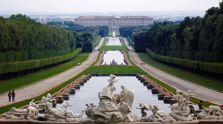 Exterior Royal Palace of Caserta, evening openings at 1 euro