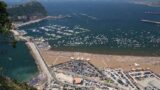 La spiaggia pubblica di Bagnoli a Napoli riapre con docce e bagni