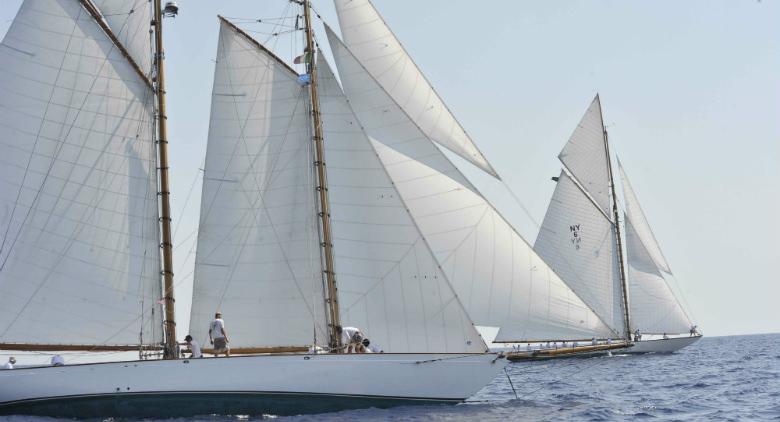 Barcos e velas vintage em Nápoles