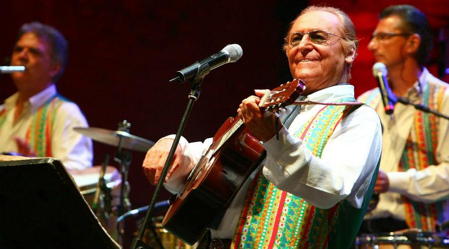 Renzo Arbore, dernier invité du festival mozzarella de Cancello et Arnone 2017