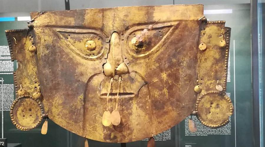 Maschera Maya alla mostra precolombiana al Museo Archeologico di Napoli