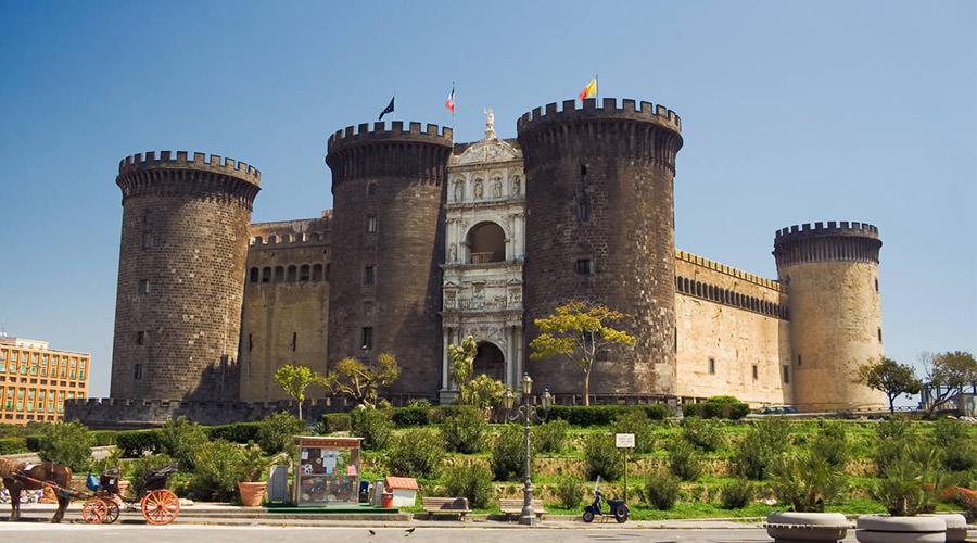 Maschio Angioino en Napoil