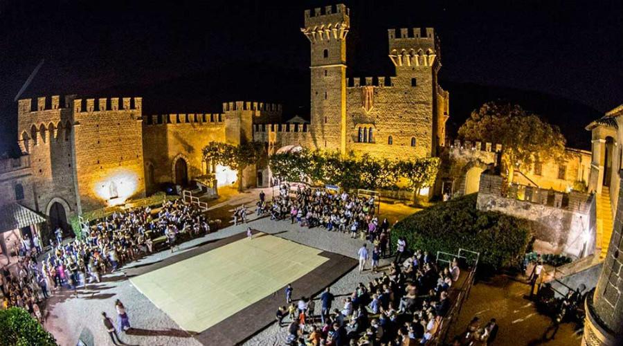 Lumina em Castro no Castelo Lancellotti em Lauro