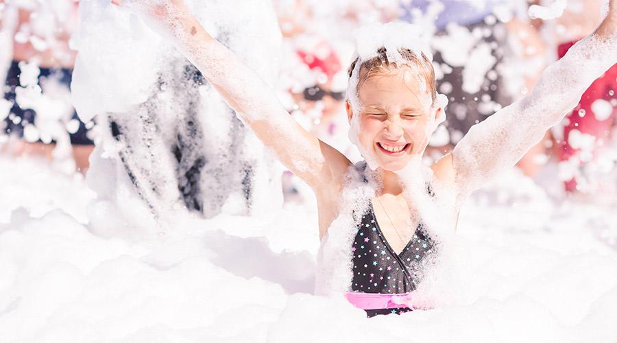 Au Pola Park à Licola avec Foam Party et Holi Dance: une grande fête au parc aquatique