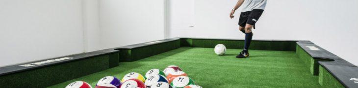 Calcio biliardo umano all'Auchan di Napoli