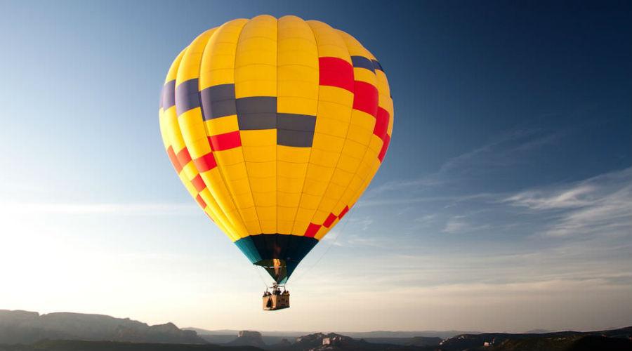 balloon flights and historical re-enactments at the royal palace of caserta