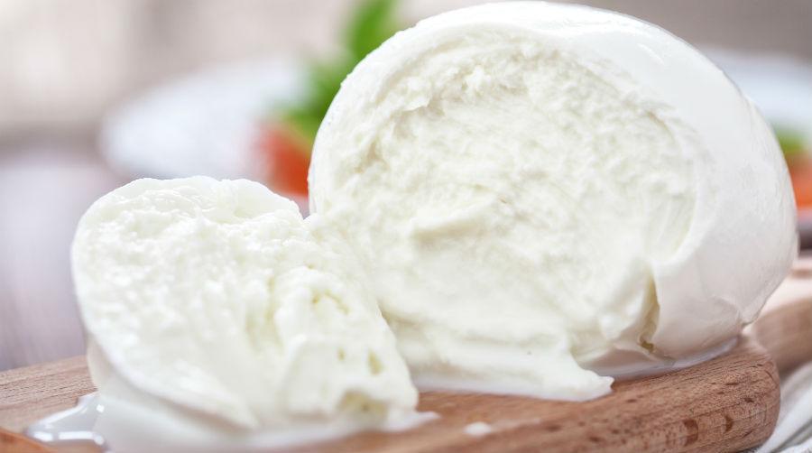 mozzarella de búfala en el festival de Bufala 2017 en Nápoles